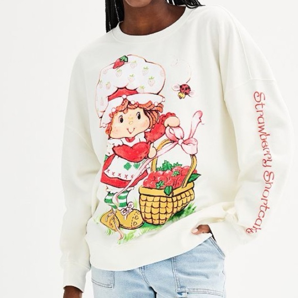 Strawberry Shortcake Basket With Bow Graphic Pullover Sweatshirt Oversized